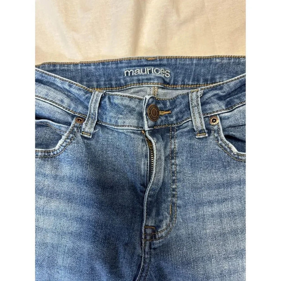 Maurices Distressed Cut Off Skinny Jeans Size 6 #0313 - Picture 6 of 8